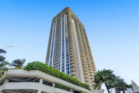 4779 Collins Avenue Miami Beach FL 33140