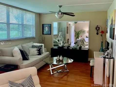 830 S Hollybrook Drive Pembroke Pines FL 33025