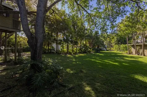9449 SW 61st Court Pinecrest FL 33156