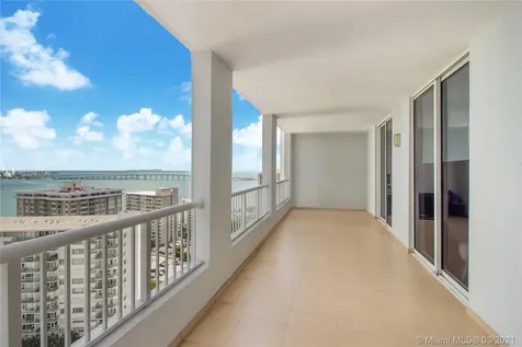 170 SE 14th Street Miami FL 33131