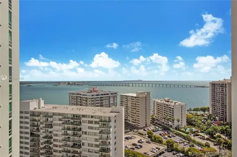 170 SE 14th Street Miami FL 33131
