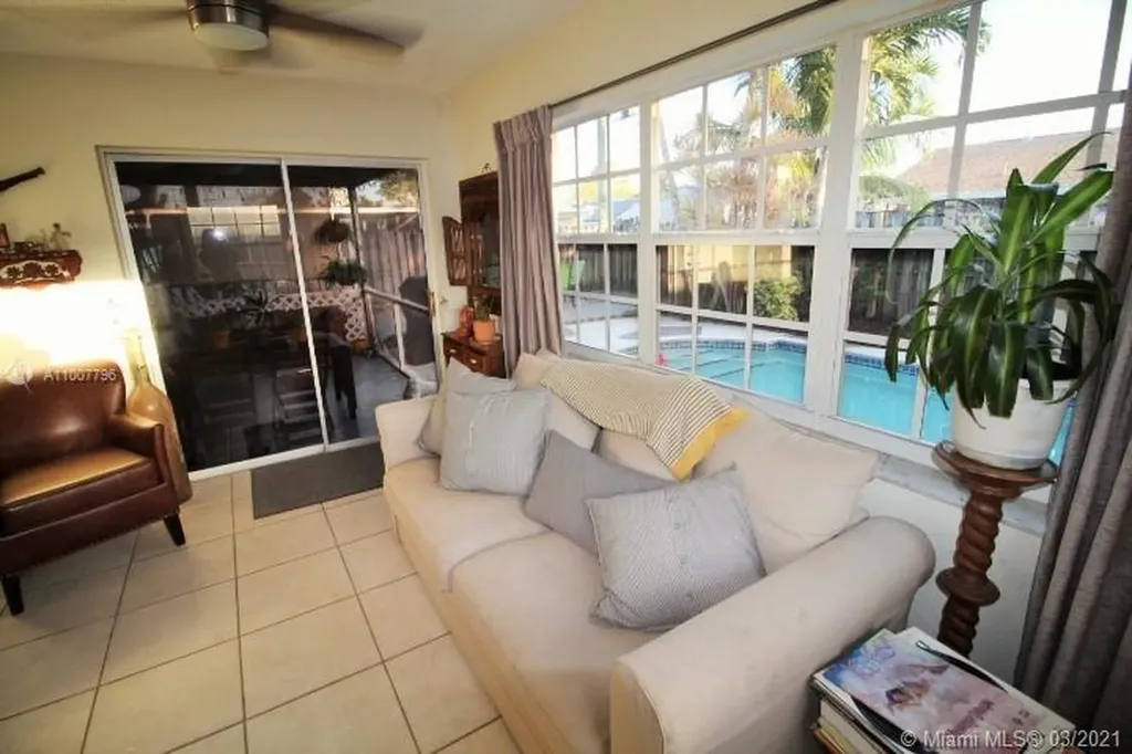 11350 NW 38th Place Sunrise FL 33323