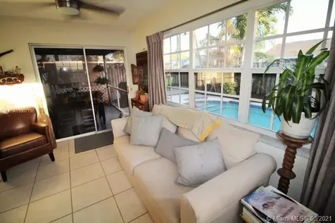 11350 NW 38th Place Sunrise FL 33323