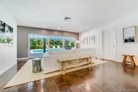 10801 SW 67th Avenue Pinecrest FL 33156