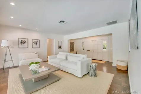 10801 SW 67th Avenue Pinecrest FL 33156