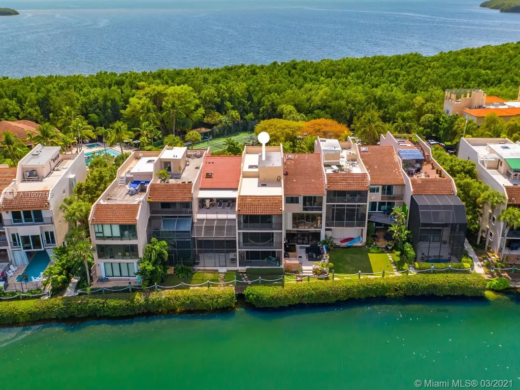 6126 Paradise Point Drive Palmetto Bay FL 33157