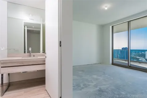18975 Collins Avenue Sunny Isles Beach FL 33160
