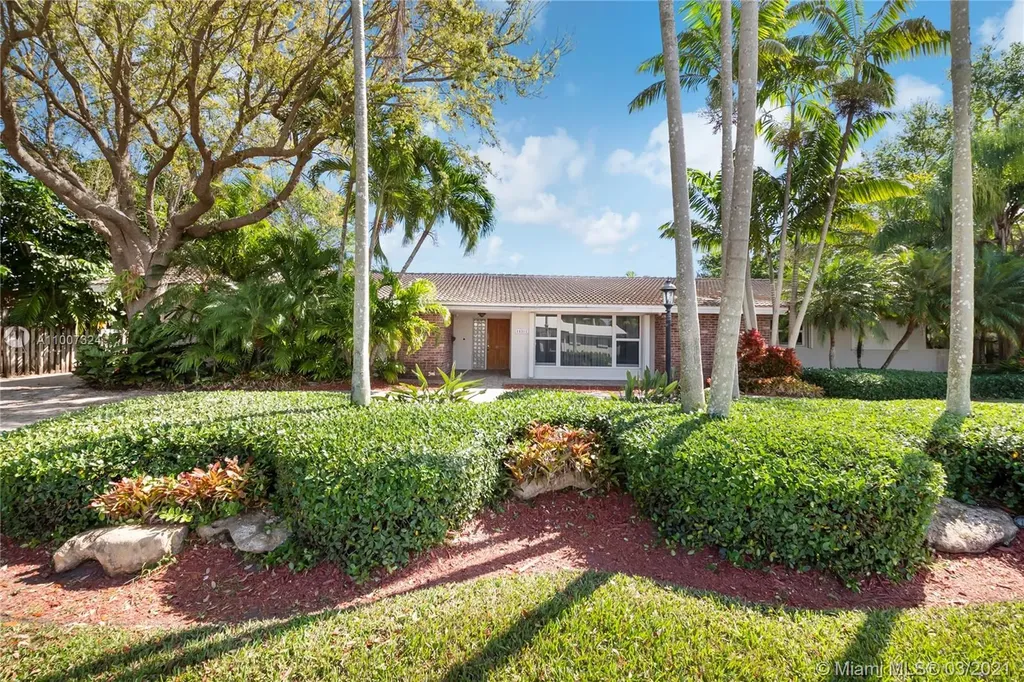 14301 SW 74th Court Palmetto Bay FL 33158