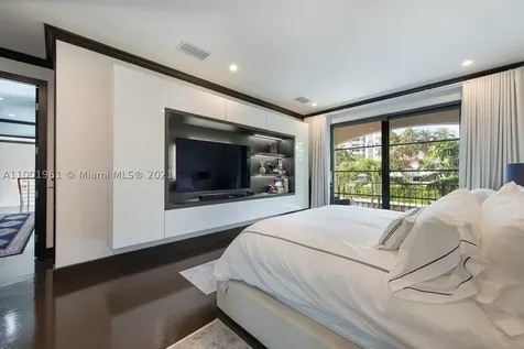 3423 NE 171st Street North Miami Beach FL 33160
