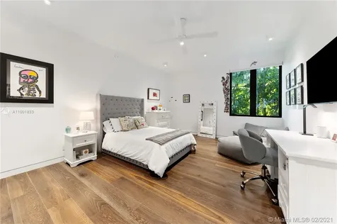 3429 N Moorings Way Coconut Grove FL 33133