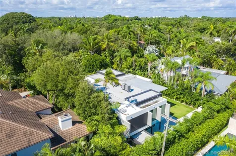 3429 N Moorings Way Coconut Grove FL 33133