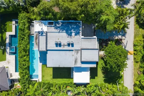 3429 N Moorings Way Coconut Grove FL 33133