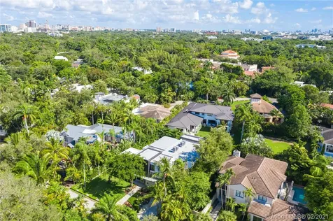 3429 N Moorings Way Coconut Grove FL 33133