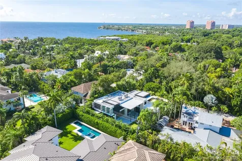 3429 N Moorings Way Coconut Grove FL 33133