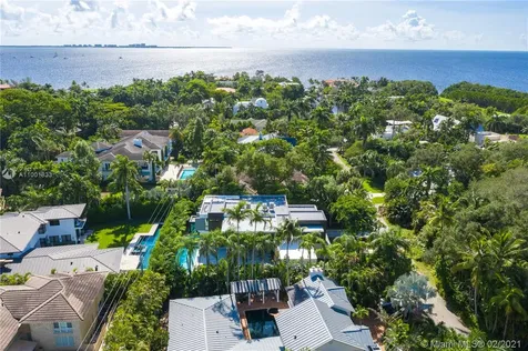3429 N Moorings Way Coconut Grove FL 33133