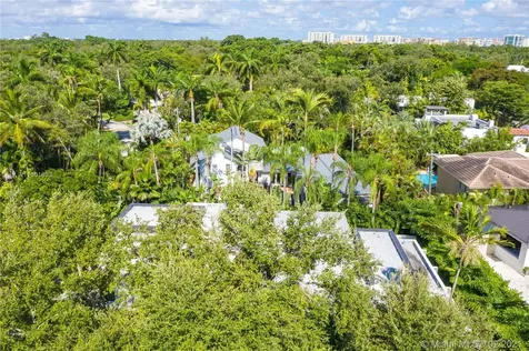 3429 N Moorings Way Coconut Grove FL 33133