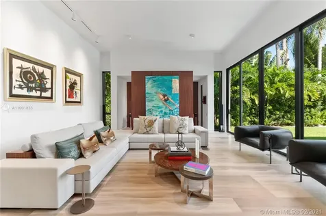 3429 N Moorings Way Coconut Grove FL 33133