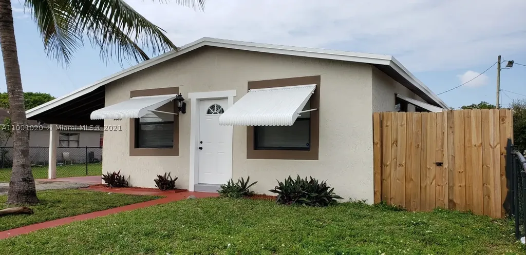 2210 SW 48th Avenue West Park FL 33023