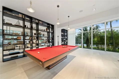 4701 N Meridian Avenue Miami Beach FL 33140