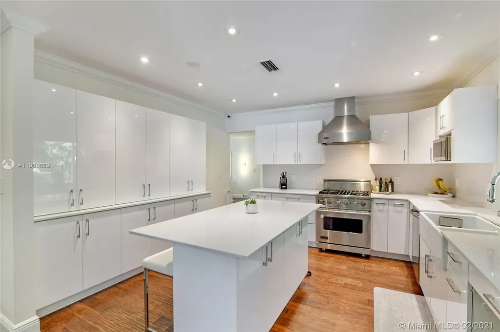 20920 NE 21st Court Miami FL 33179
