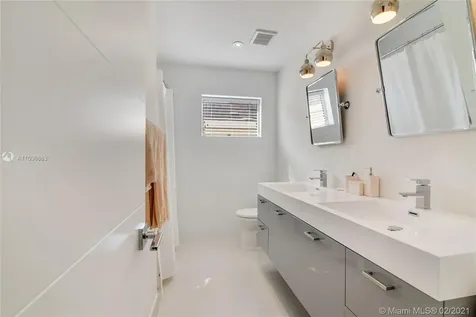 20920 NE 21st Court Miami FL 33179