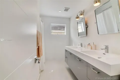 20920 NE 21st Court Miami FL 33179