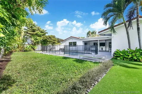 20920 NE 21st Court Miami FL 33179