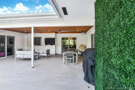 20920 NE 21st Court Miami FL 33179