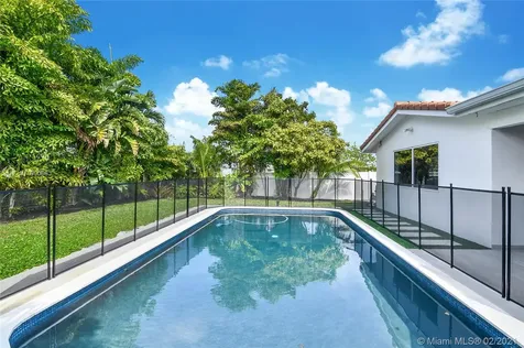 20920 NE 21st Court Miami FL 33179