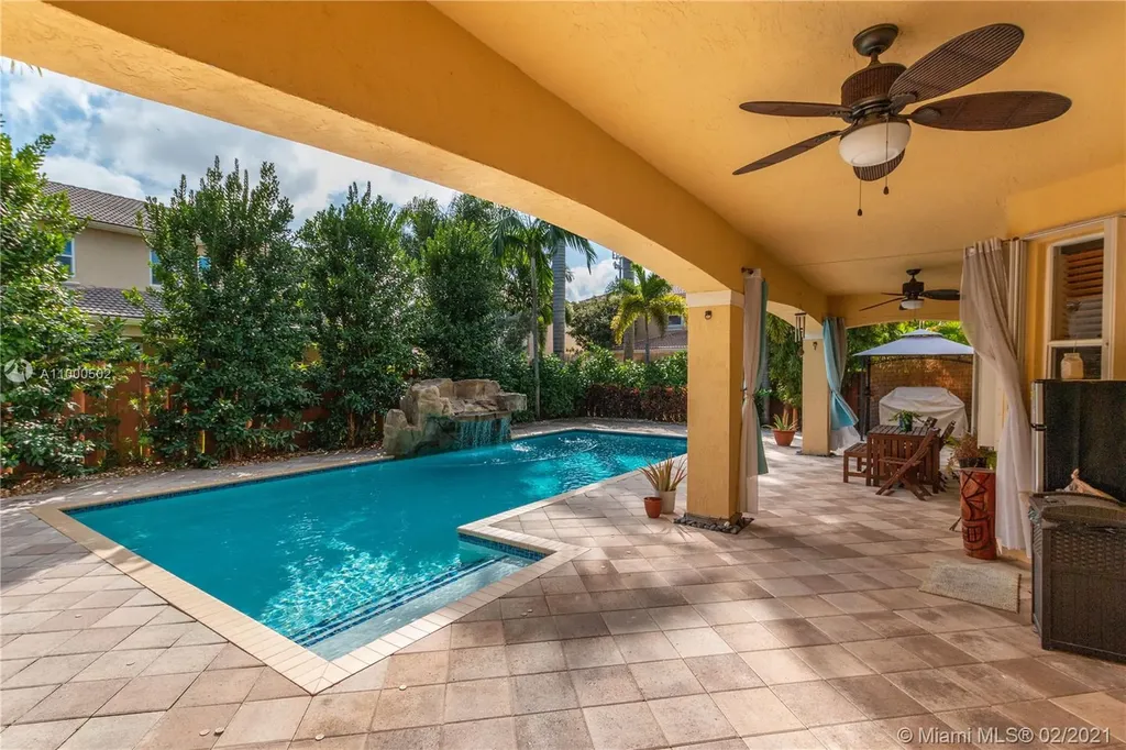 8870 SW 204th Street Cutler Bay FL 33189