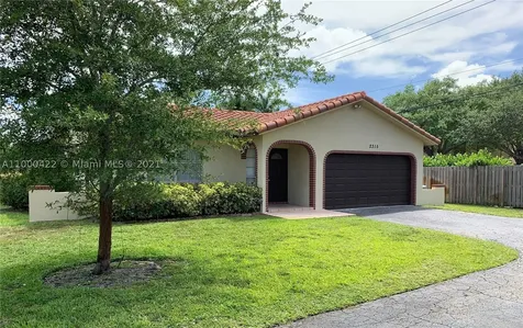 2315 NW 98th Lane Coral Springs FL 33065