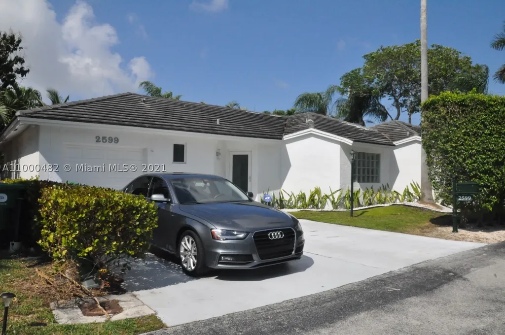 2599 NE 206th Lane Miami FL 33180