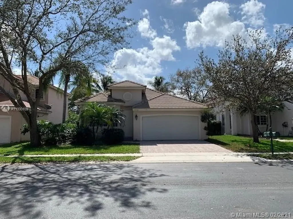 9856 NW 18th Street Pembroke Pines FL 33024