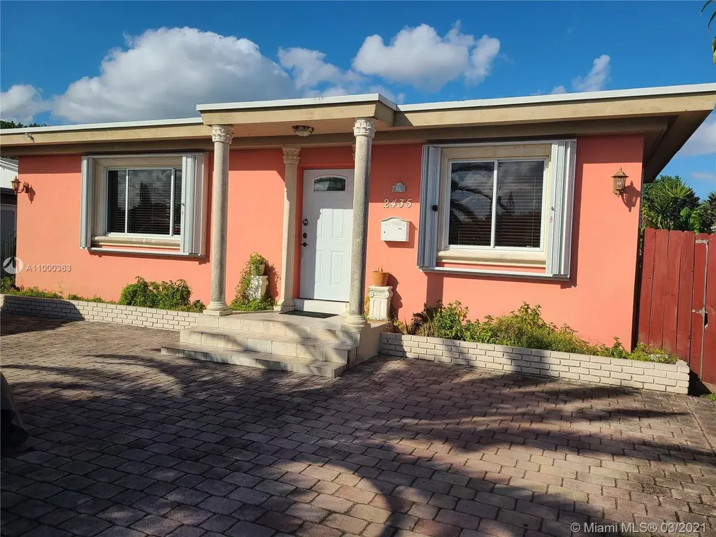 2435 Wilson Street Hollywood FL 33020