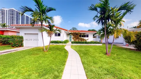 7549 Cutlass Avenue North Bay Village FL 33141