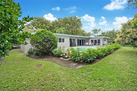 18650 NE 21st Avenue North Miami Beach FL 33179