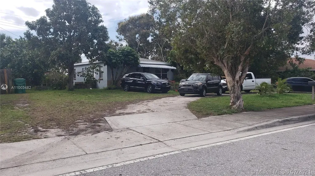 1373 W 35th Street Riviera Beach FL 33404