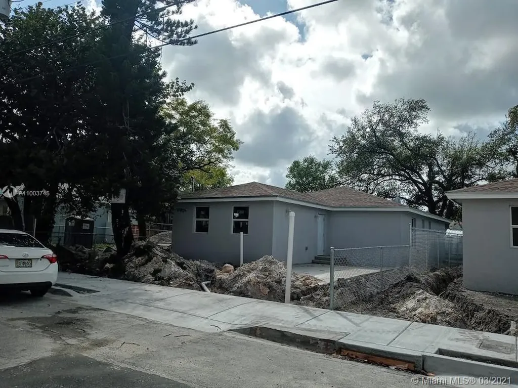 6822 NW 5th Place Miami FL 33150