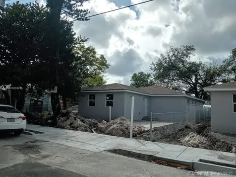 6822 NW 5th Place Miami FL 33150