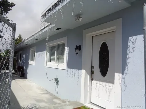 2828 NW 22nd Court Miami FL 33142