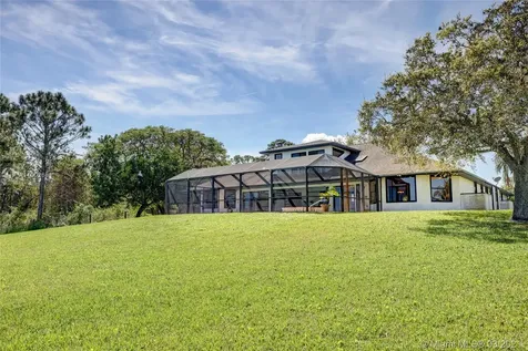 2521 SE North Lookout Boulevard Port St. Lucie FL 34984