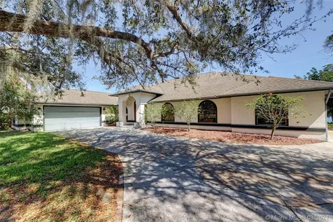 2521 SE North Lookout Boulevard Port St. Lucie FL 34984