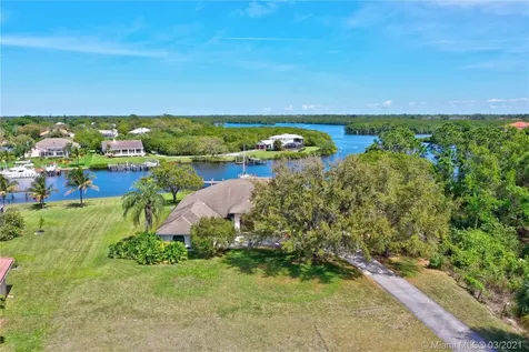 2521 SE North Lookout Boulevard Port St. Lucie FL 34984
