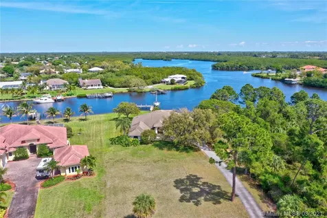 2521 SE North Lookout Boulevard Port St. Lucie FL 34984
