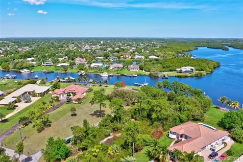 2521 SE North Lookout Boulevard Port St. Lucie FL 34984