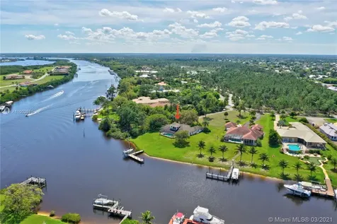 2521 SE North Lookout Boulevard Port St. Lucie FL 34984