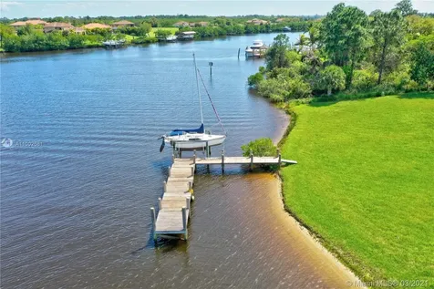 2521 SE North Lookout Boulevard Port St. Lucie FL 34984