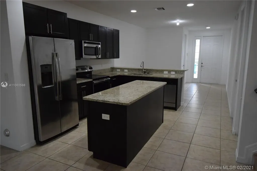 5240 SW 77th Way Davie FL 33328