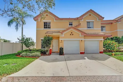 2043 SW 87th Terrace Miramar FL 33025