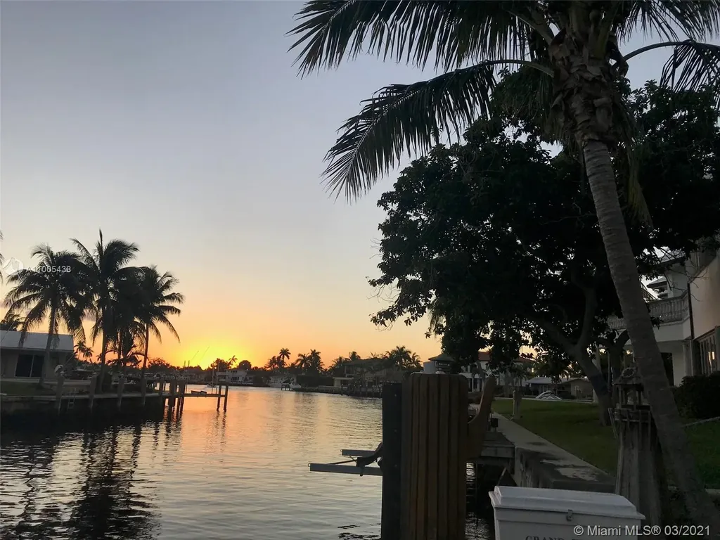 570 SE 12th Street Pompano Beach FL 33060